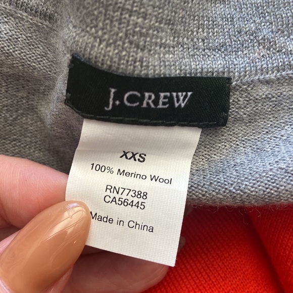 J Crew Crewneck Preppy 3/4 Sleeves Gray/Red Stripe Sweater Sz XXS - Picture 5 of 5